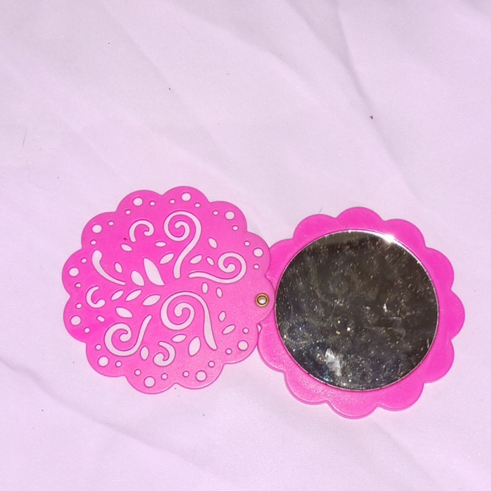 Compact Mirror